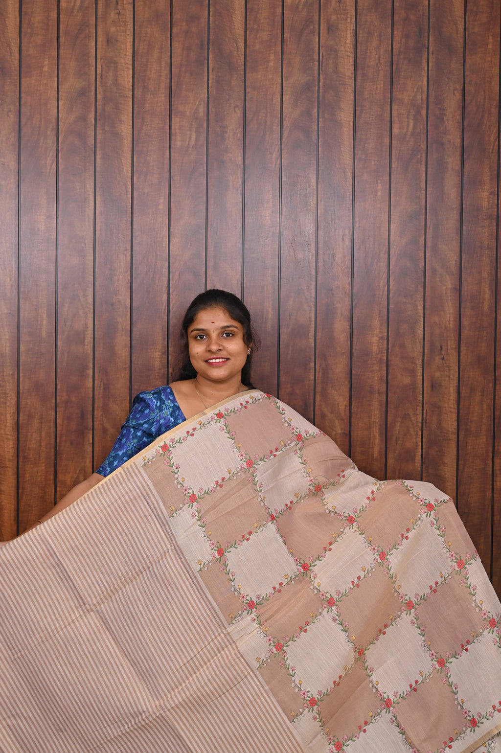 Budget Friendly Saree SLM-BFR-0007 - Beige patchwork pattern - second view