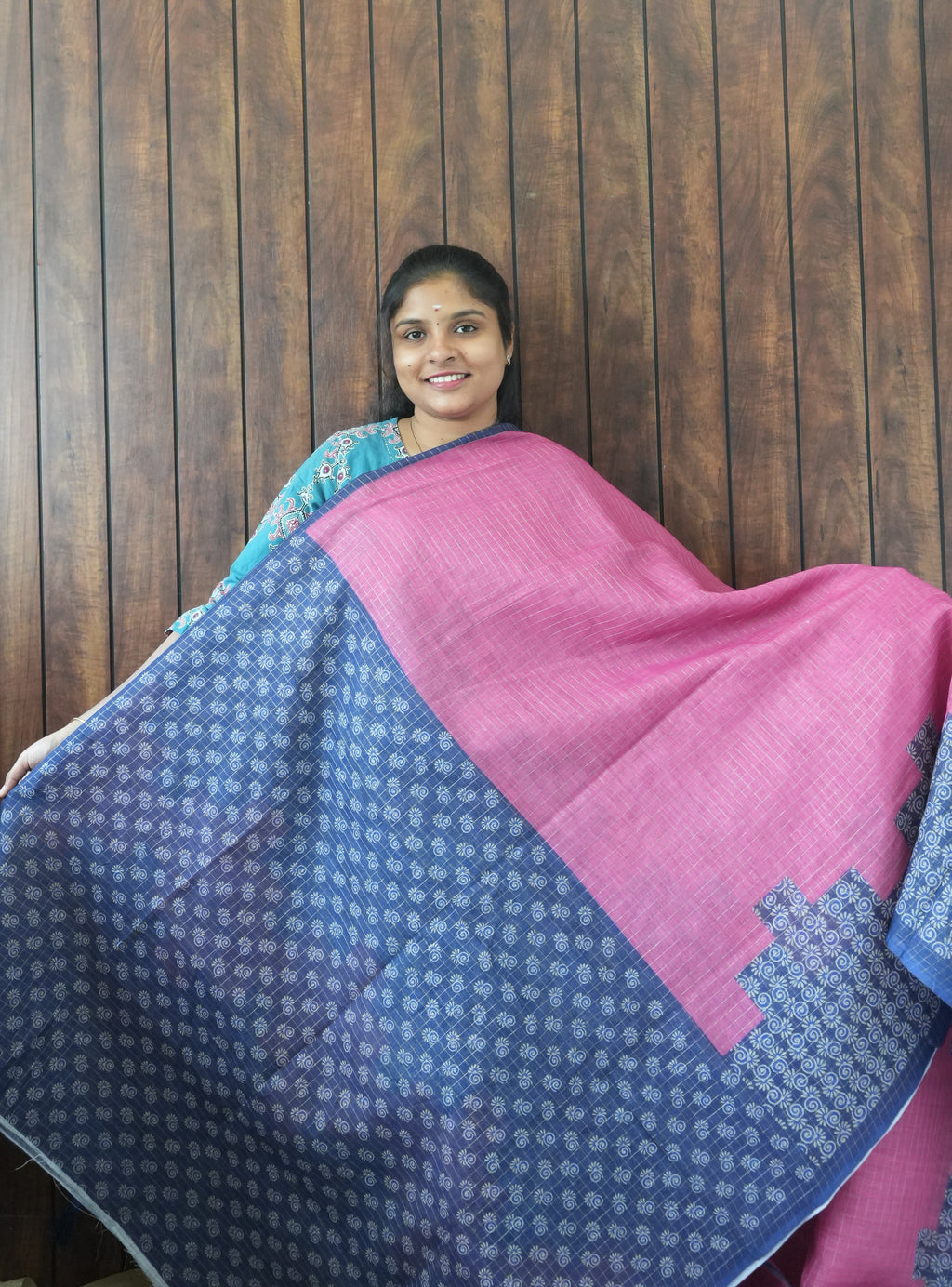 Budget Friendly Saree SLM-BFR-0033 - Pink with a navy patterned body - second view