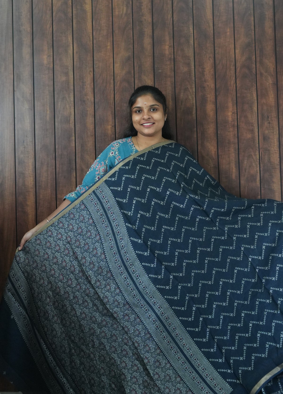 Budget Friendly Saree SLM-BFR-0055 - Navy blue with a zigzag print - front view