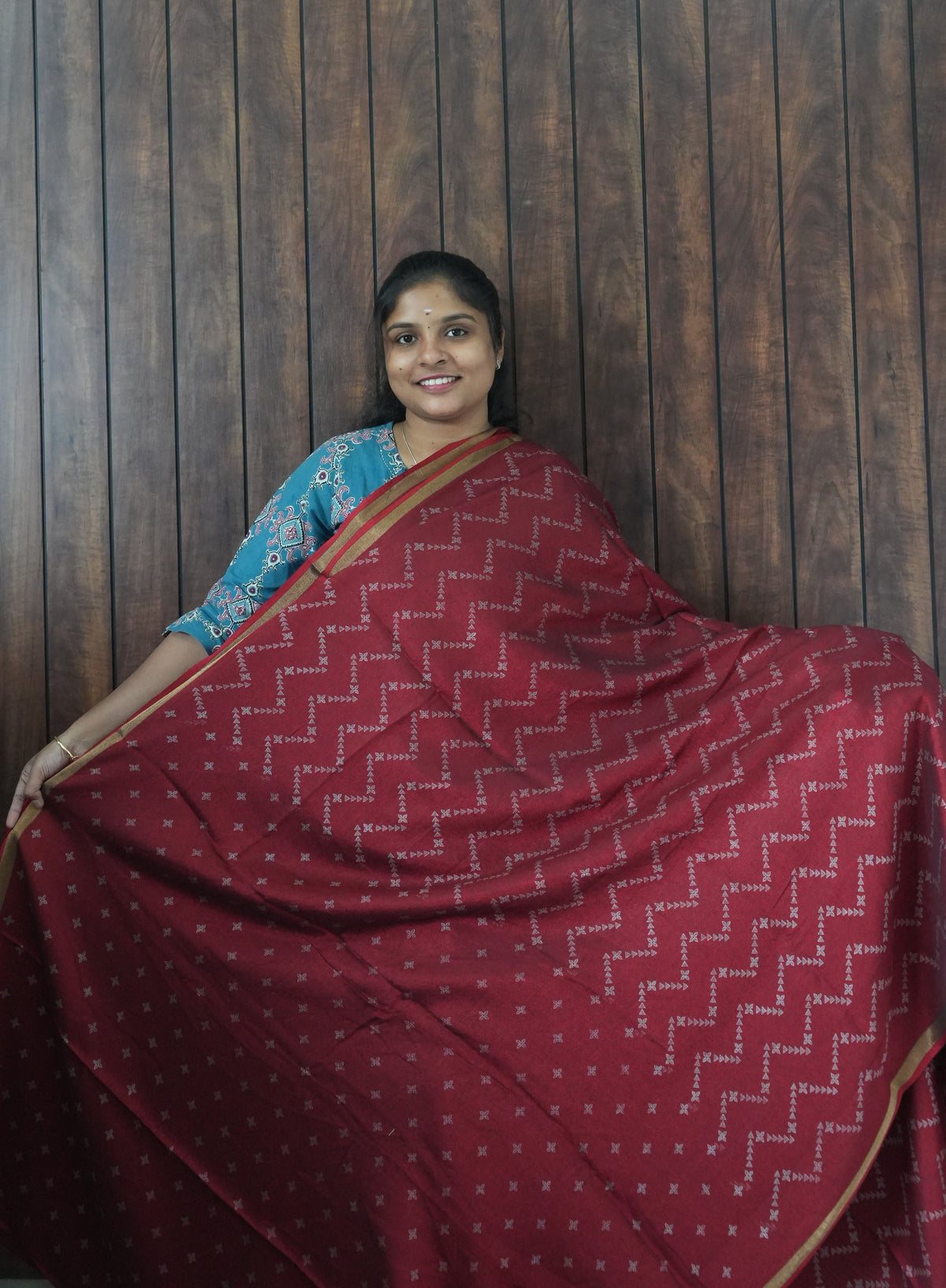 Budget Friendly Saree SLM-BFR-0056 - Maroon red with a zigzag print - second view