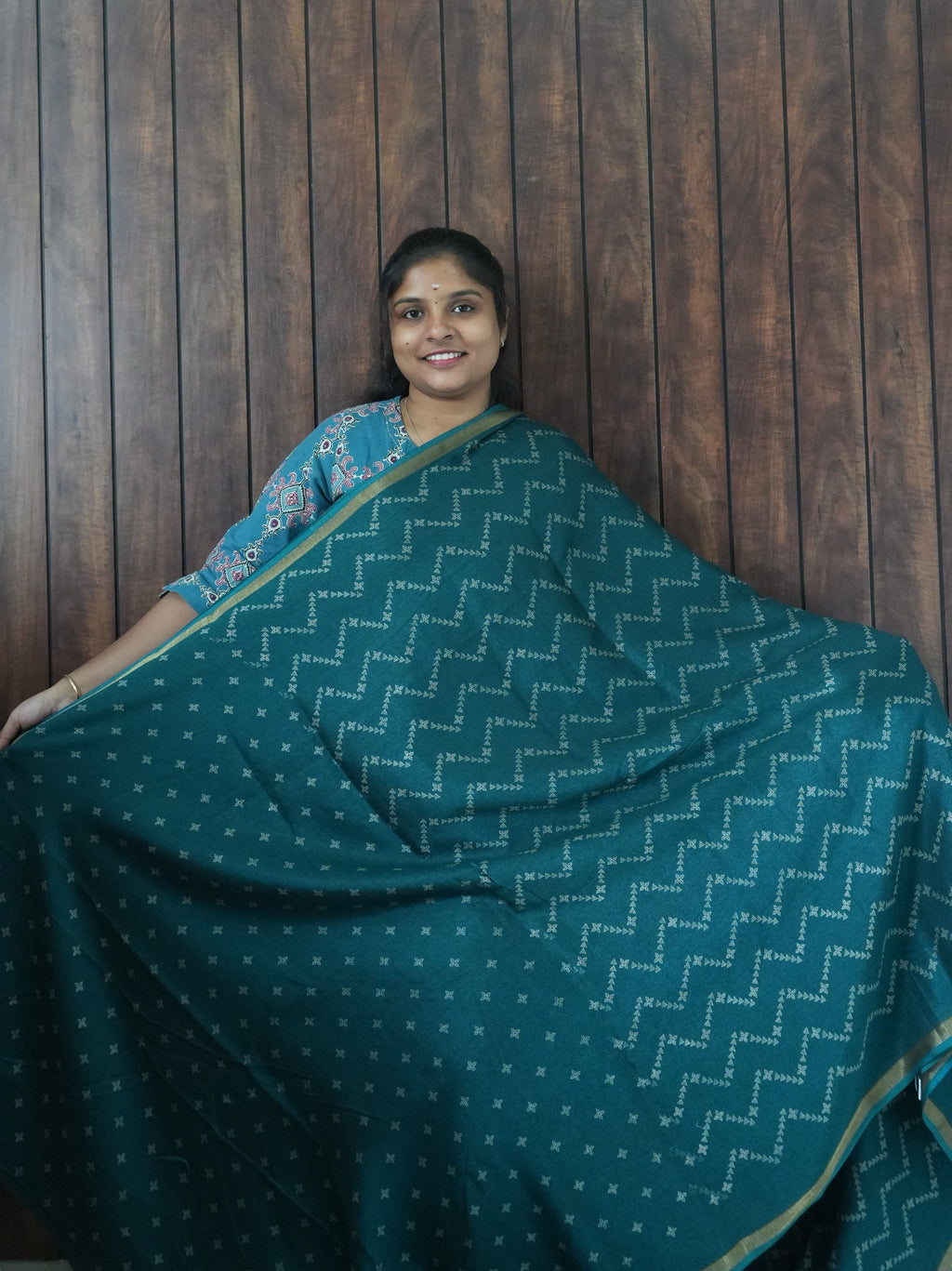 Budget Friendly Saree SLM-BFR-0057 - Teal green with a zigzag print - second view