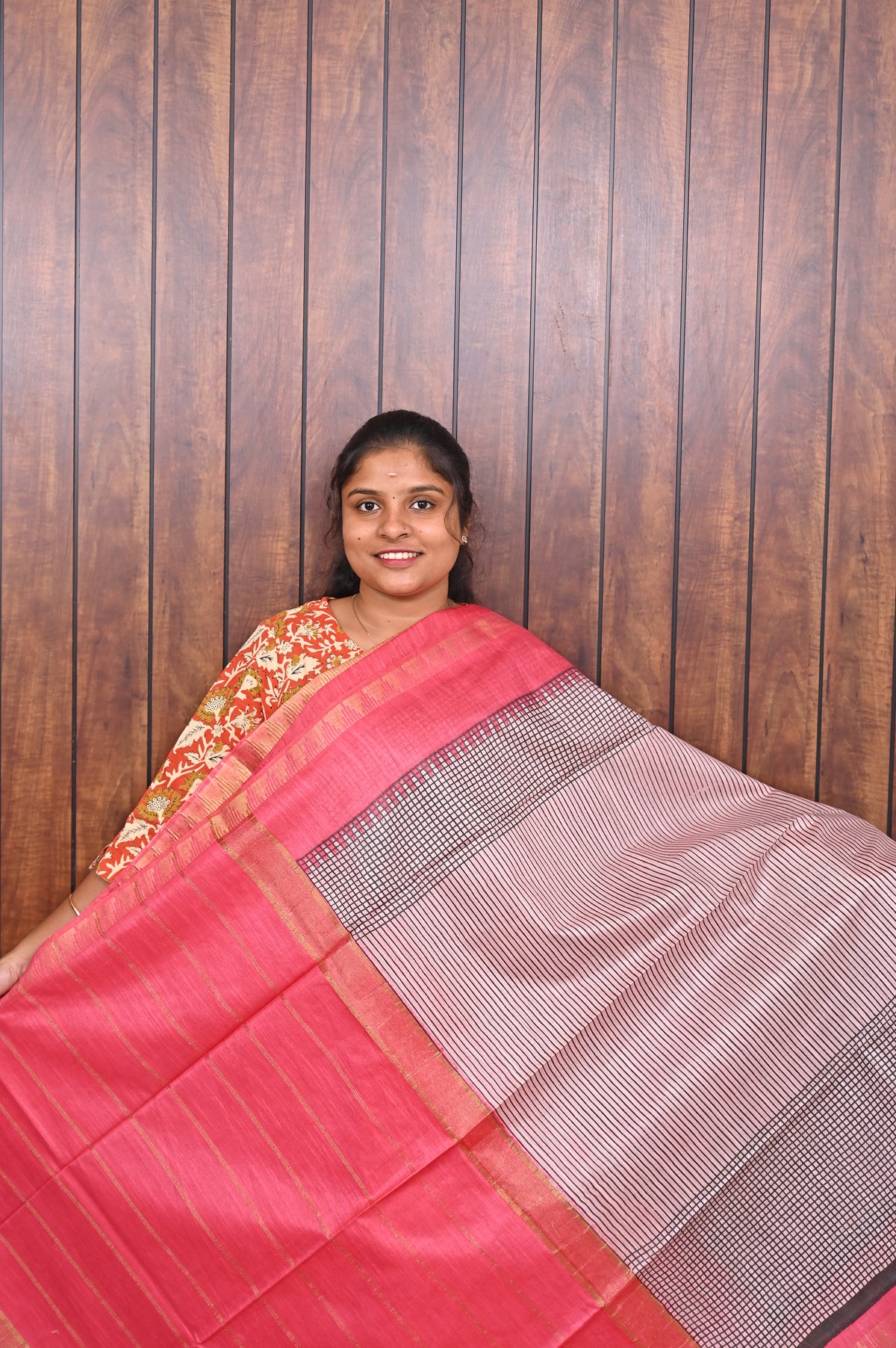 Baswada Cotton Saree SLM-BSW-0002 - Pale pink checks with a rani pink pallu - front view
