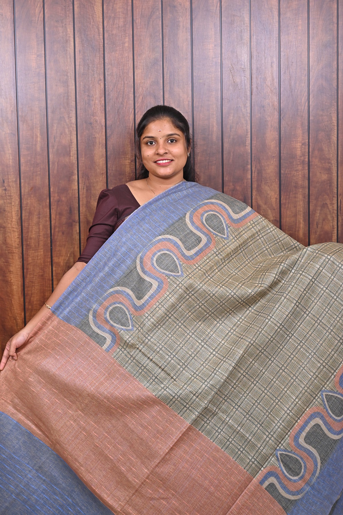 Baswada Cotton Saree SLM-BSW-0006 - Olive checks with a blue and salmon pallu and wave motifs - front view