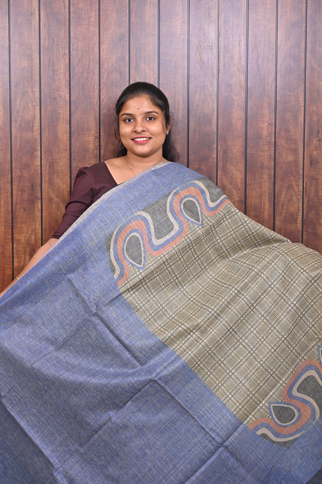 Baswada Cotton Saree SLM-BSW-0006 - Olive checks with a blue and salmon pallu and wave motifs - second view