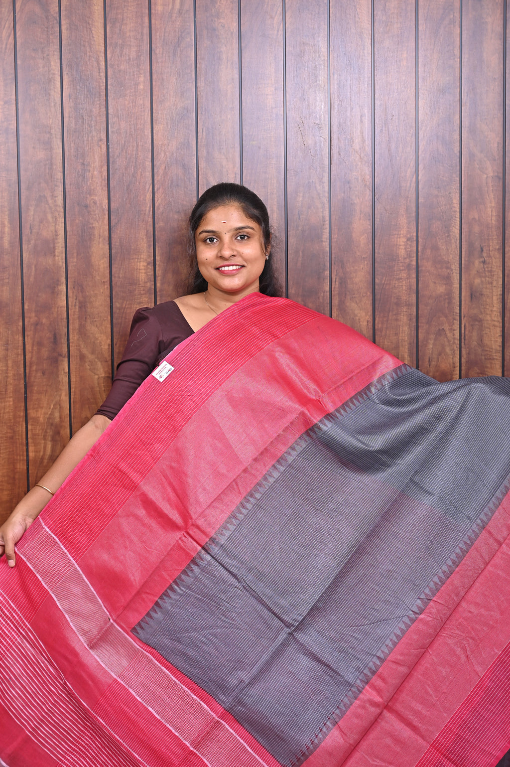 Baswada Cotton Saree SLM-BSW-0010 - Grey with a pink border and pallu - front view