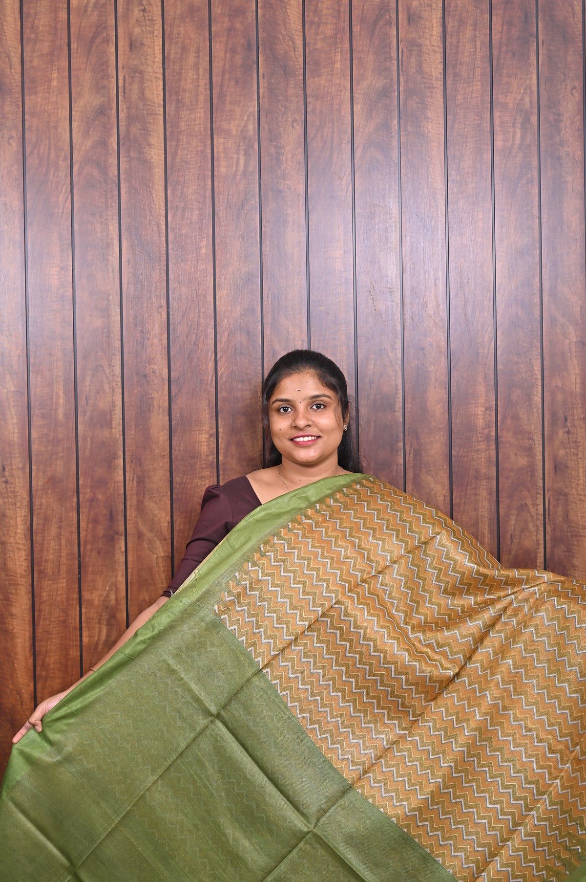 Baswada Cotton Saree SLM-BSW-0025 - Mustard brown with a zigzag print and green border - second view