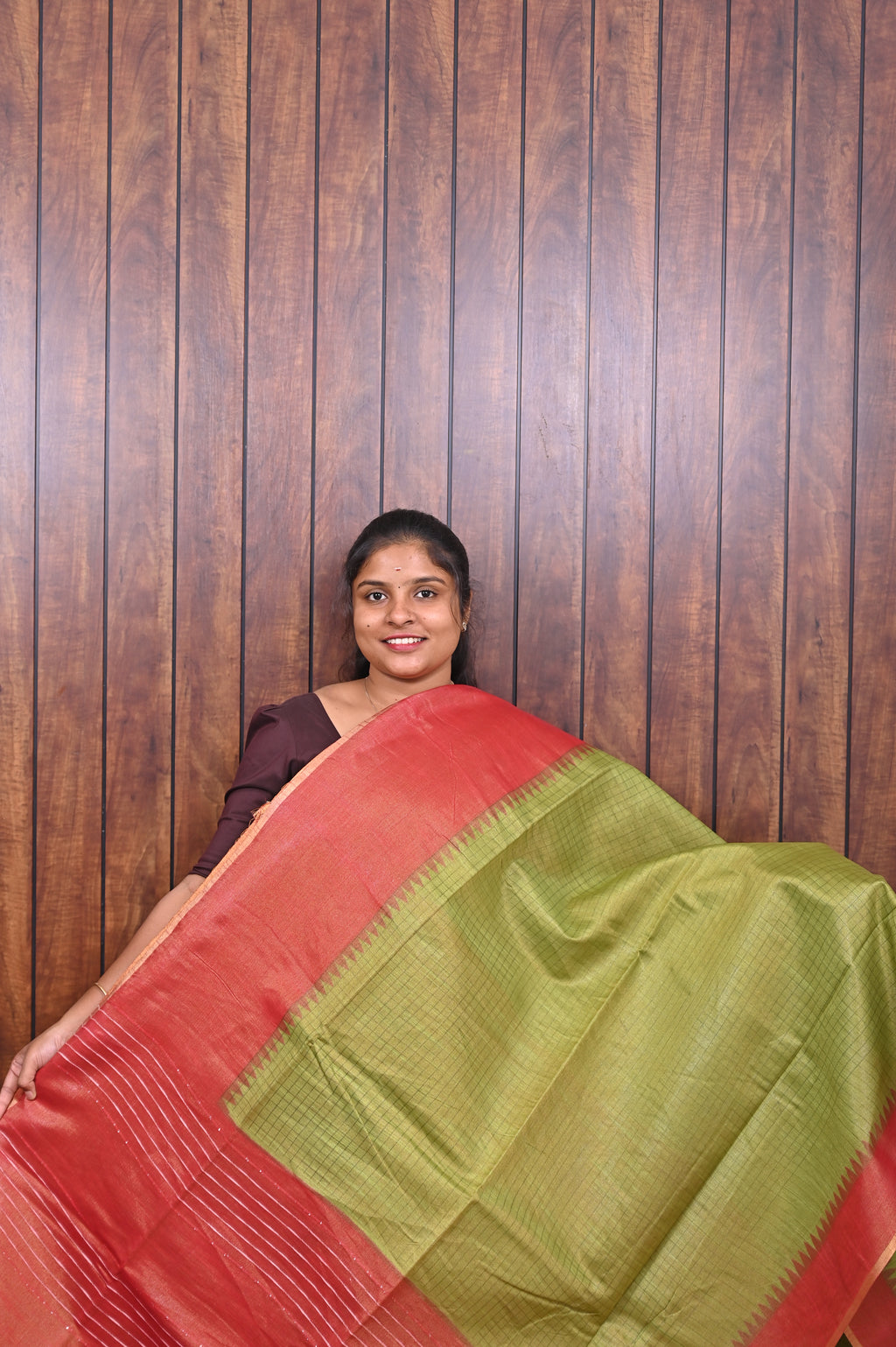 Baswada Cotton Saree SLM-BSW-0040 - Lime green with a red pallu - front view