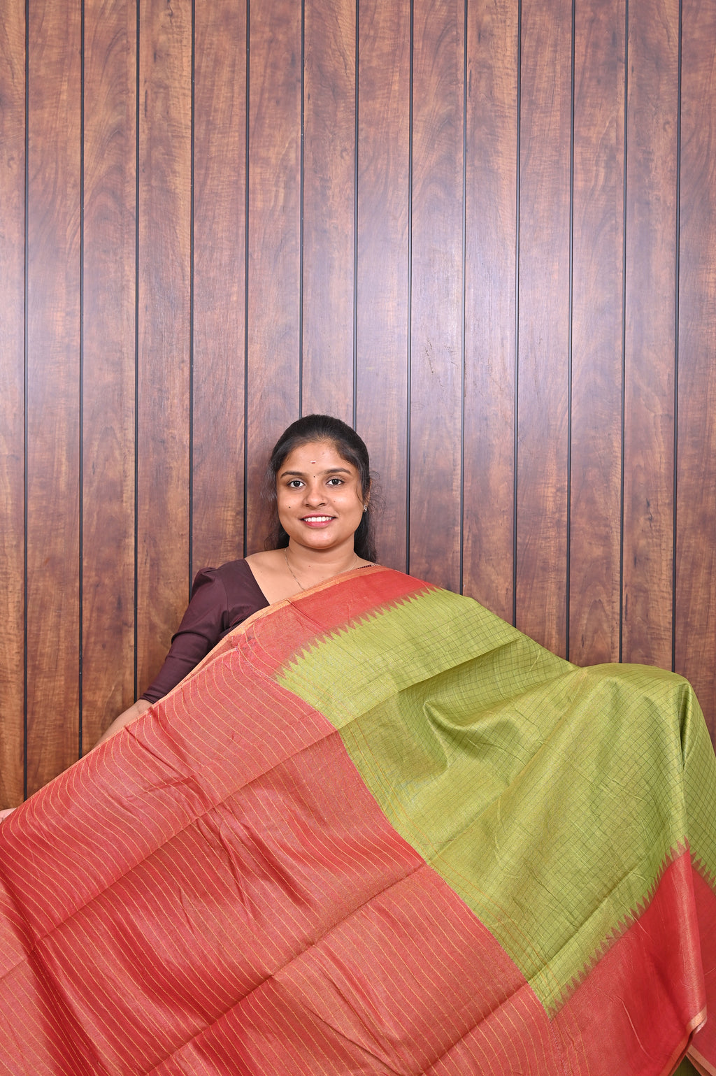 Baswada Cotton Saree SLM-BSW-0040 - Lime green with a red pallu - second view