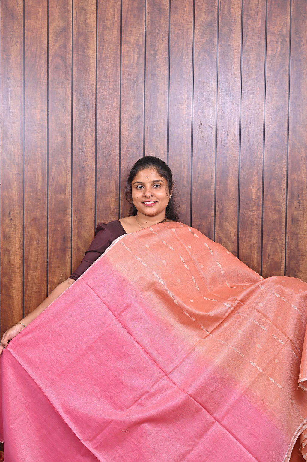 Baswada Cotton Saree SLM-BSW-0045 - Peach with butta motifs and a pink pallu - second view