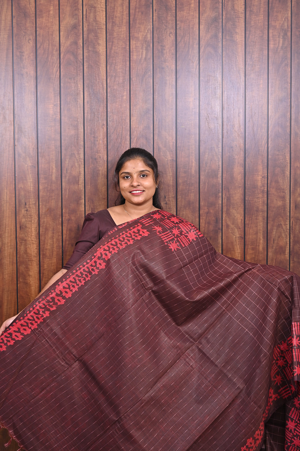 Baswada Cotton Saree SLM-BSW-0055 - Maroon brown checks with a red printed border - second view