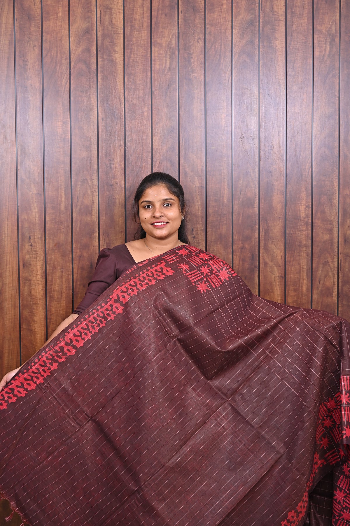 Baswada Cotton Saree SLM-BSW-0055 - Maroon brown checks with a red printed border - second view