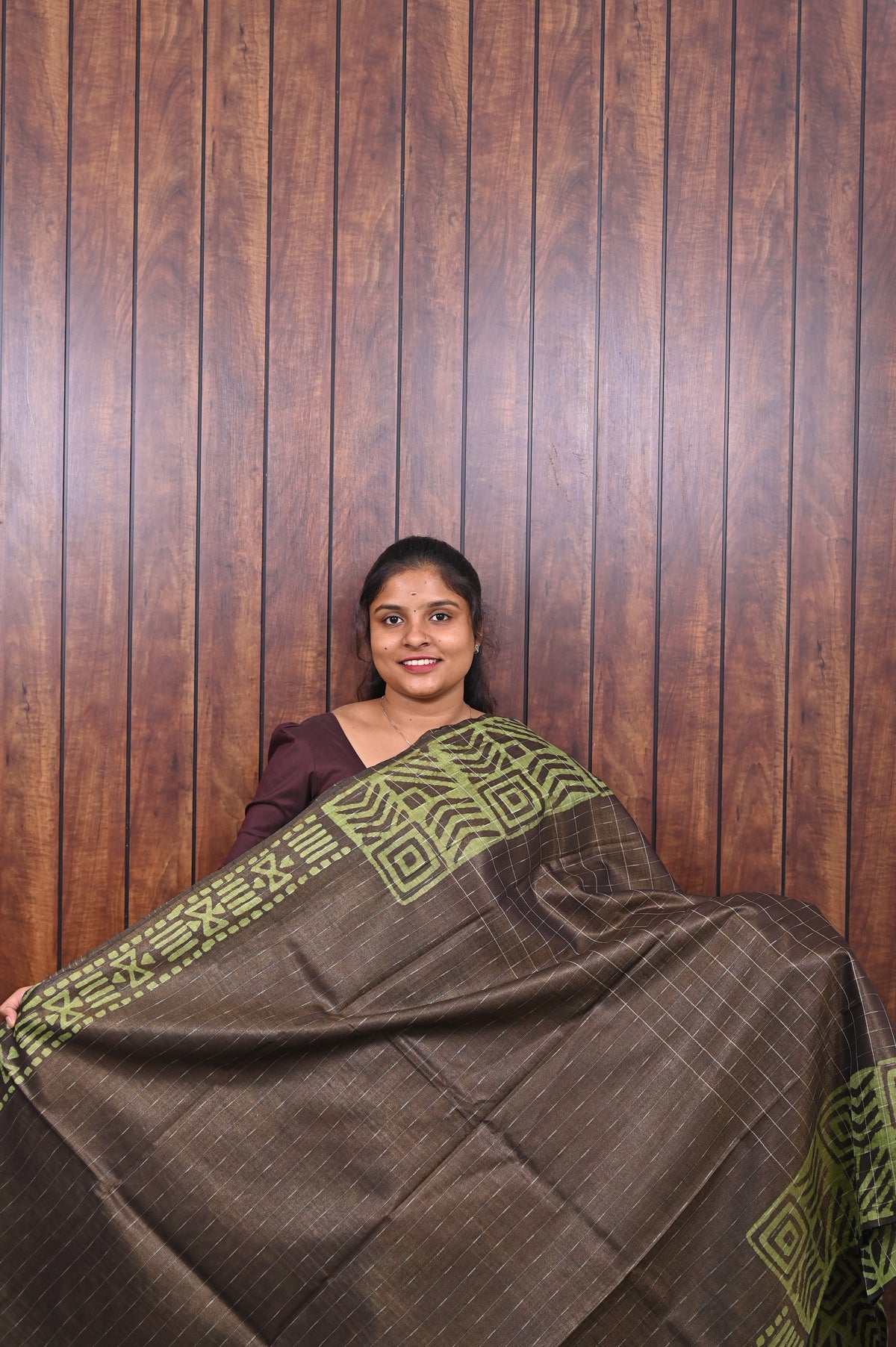 Baswada Cotton Saree SLM-BSW-0057 - Brown checks with an olive printed border - second view