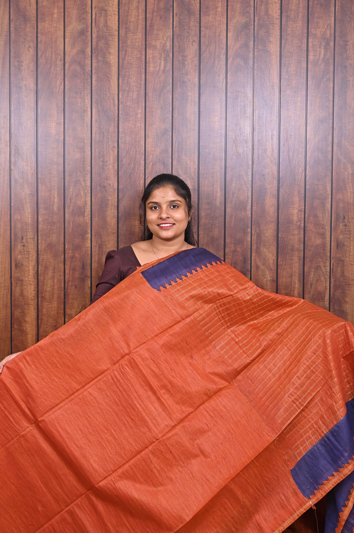 Baswada Cotton Saree SLM-BSW-0062 - Orange checks with a navy temple border - second view