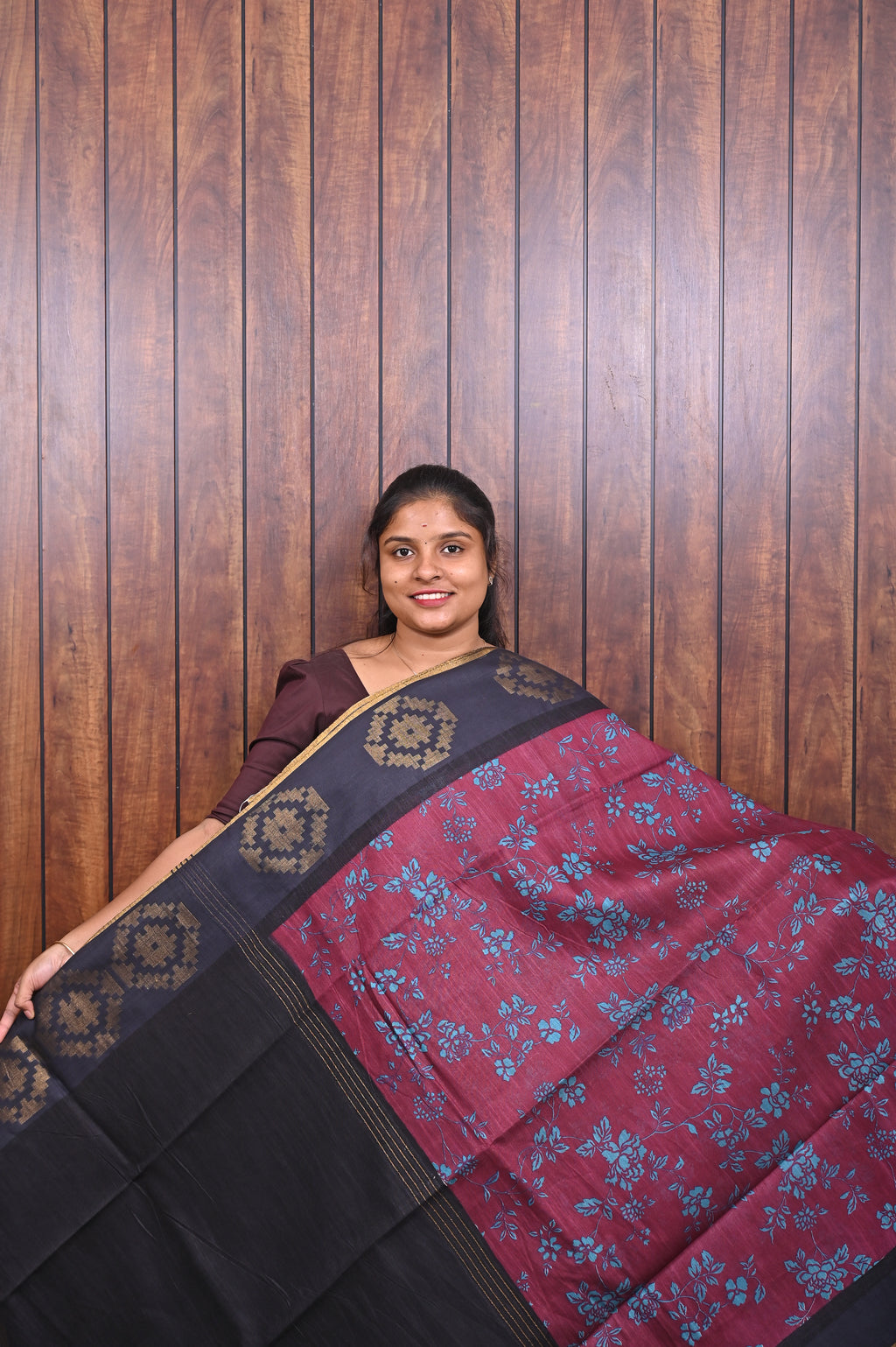 Baswada Cotton Saree SLM-BSW-0067 - Maroon with floral print and a black pallu - front view