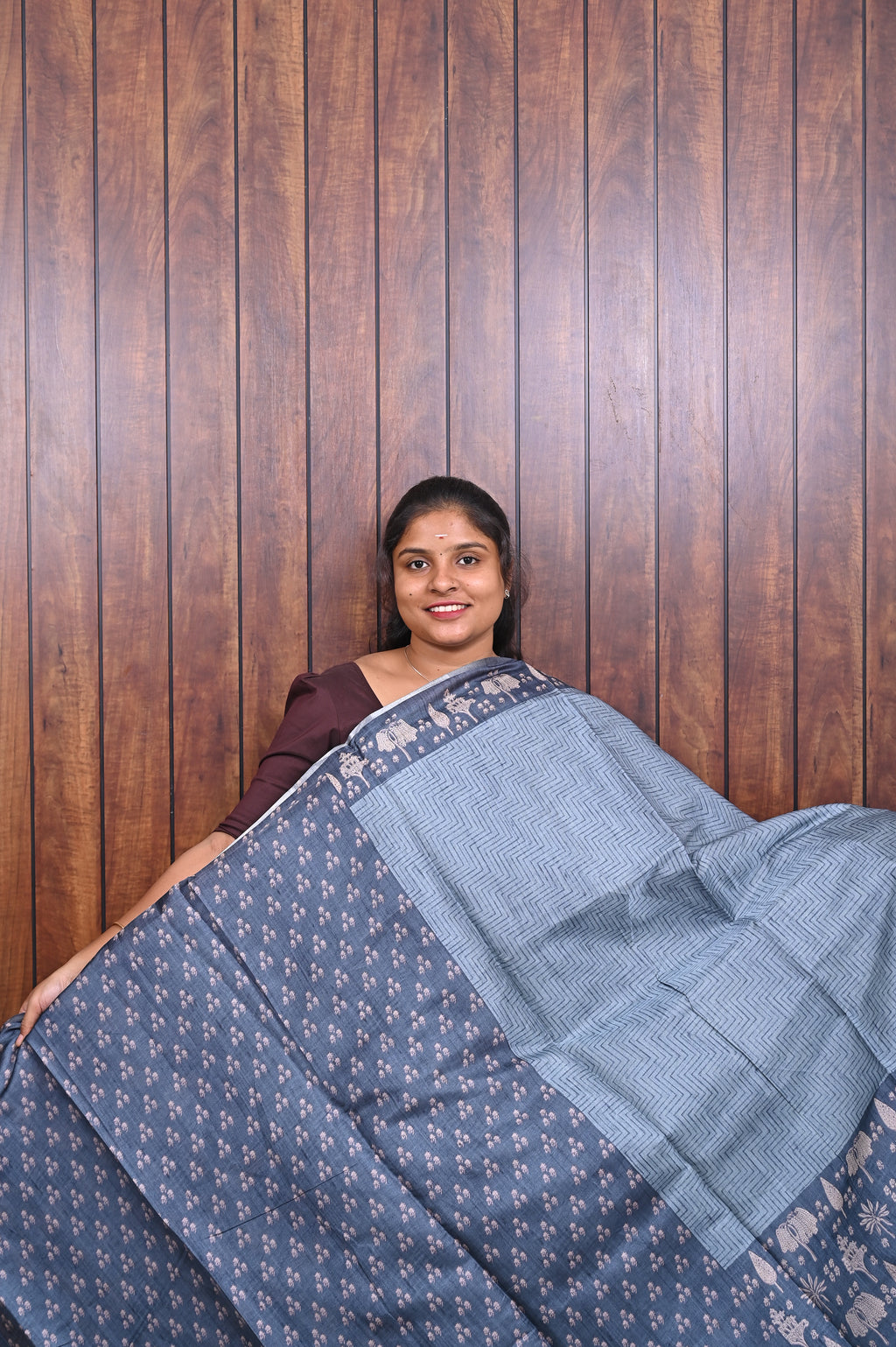 Chanderi Saree SLM-CHN-0023 - Grey-blue with a slate printed border - second view