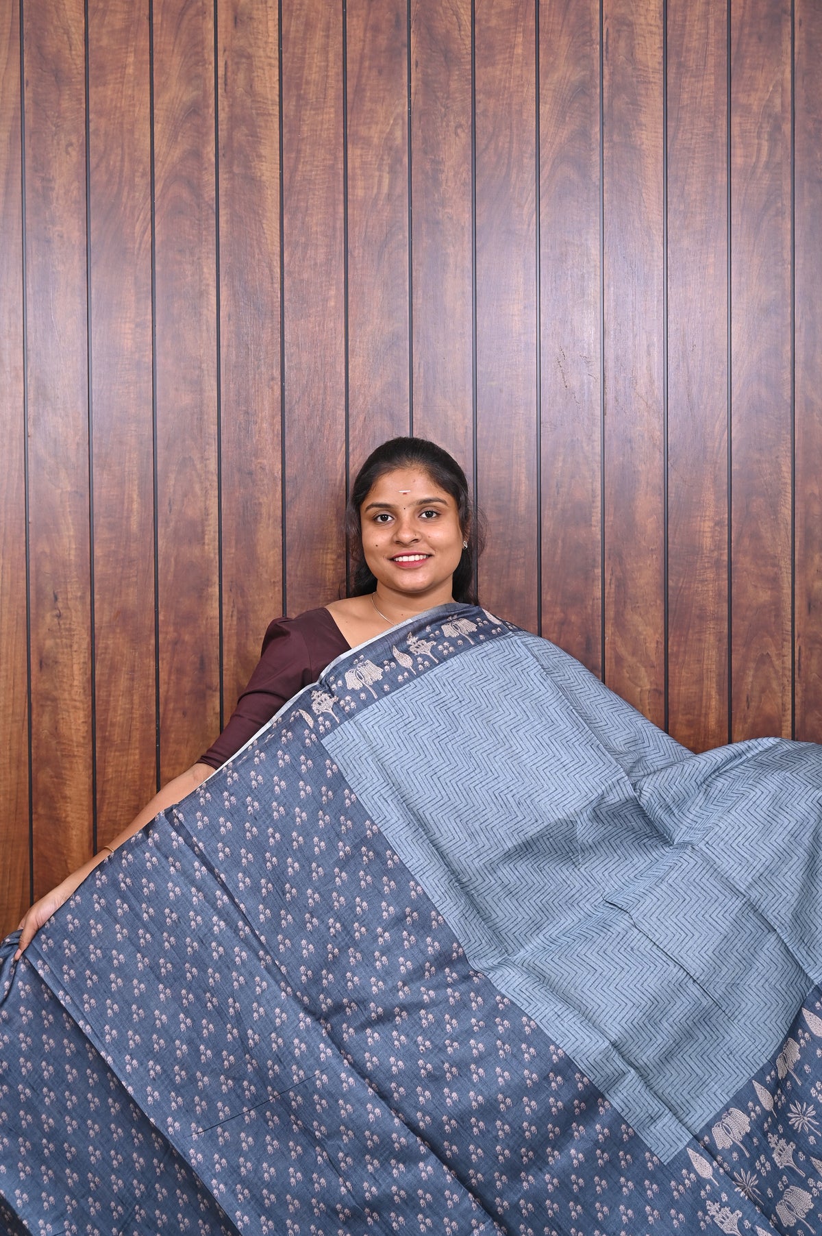 Chanderi Saree SLM-CHN-0023 - Grey-blue with a slate printed border - second view