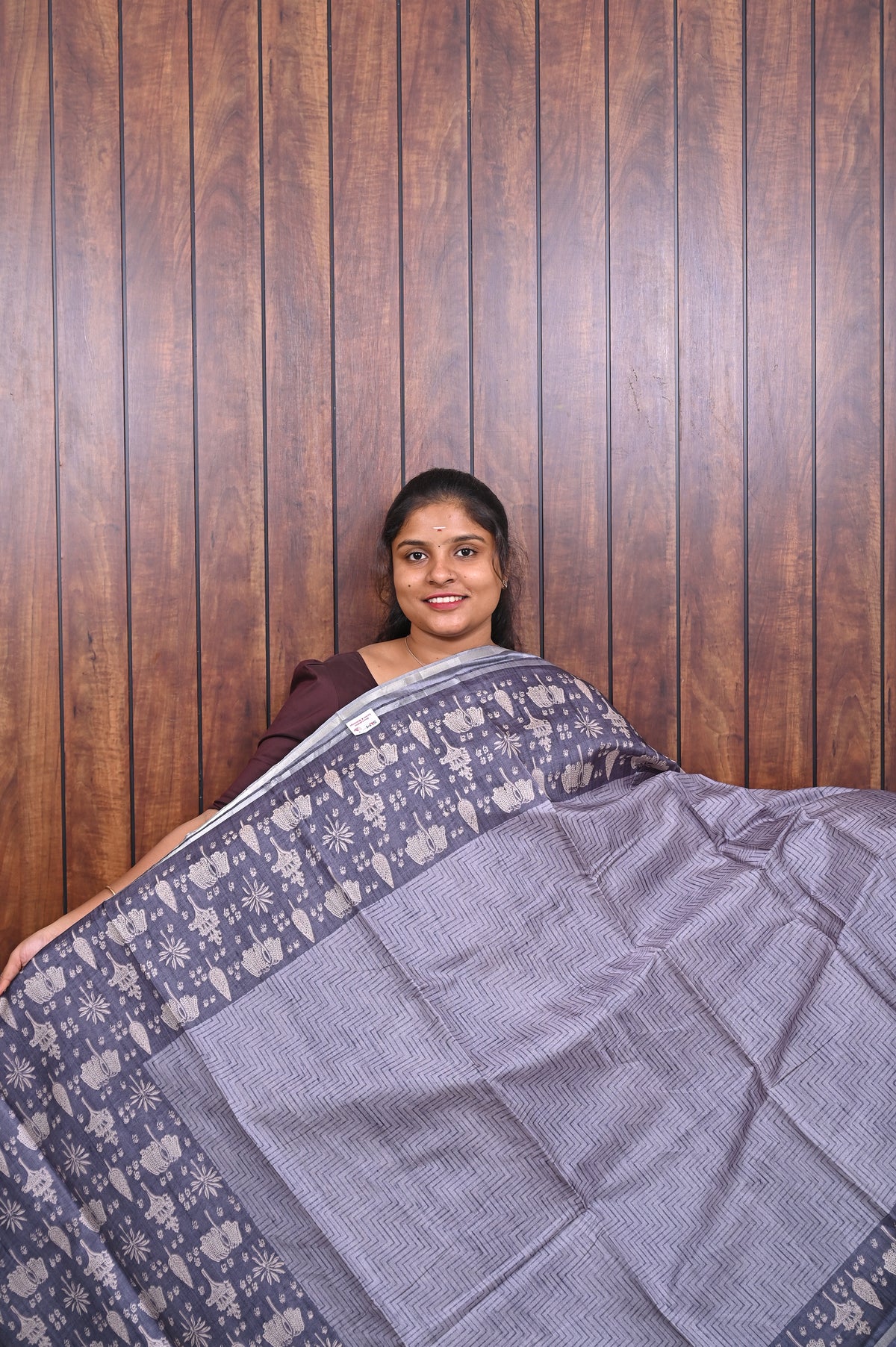 Chanderi Saree SLM-CHN-0026 - Lavender grey with a navy printed border - front view