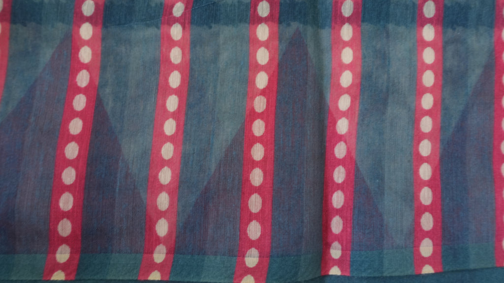 Chanderi Saree SLM-CHN-0045 - Navy and beige checks with a pink temple border - detail view