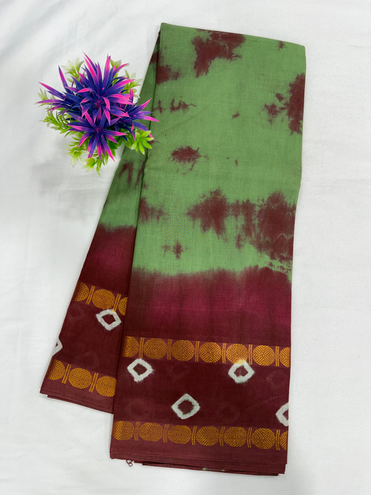 Cotton Saree SLM-CTN-0009 - Green and maroon tie-dye with a gold border