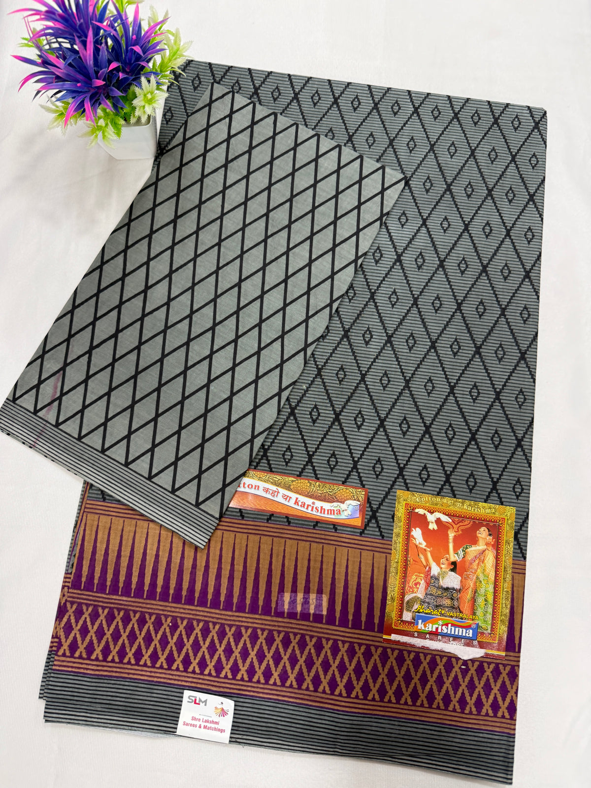 Cotton Saree SLM-CTN-0025 - Grey with a lattice print and maroon border