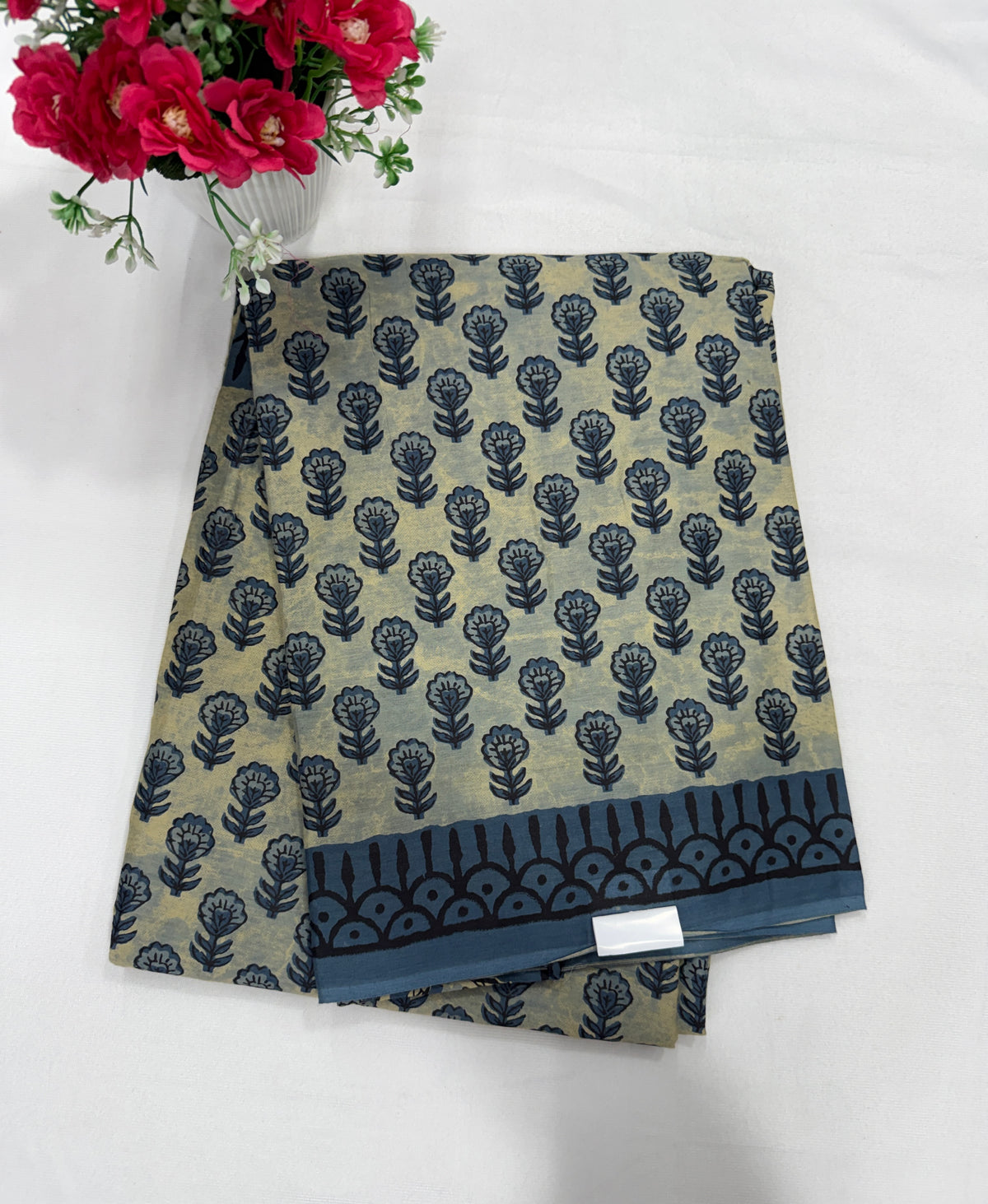 Cotton Saree SLM-CTN-0046 - Grey with a navy floral print