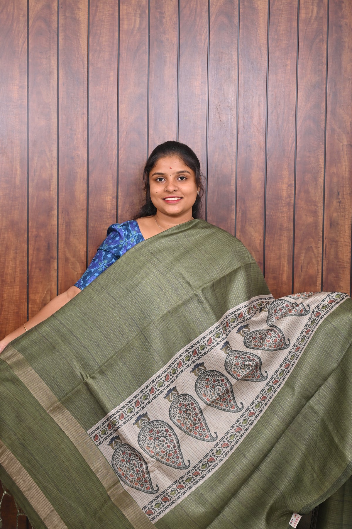 Kota Tussar Saree SLM-KTS-0001 - Olive green with a cream pallu of paisley motifs - front view