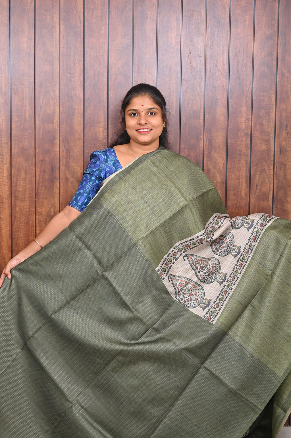 Kota Tussar Saree SLM-KTS-0001 - Olive green with a cream pallu of paisley motifs - second view