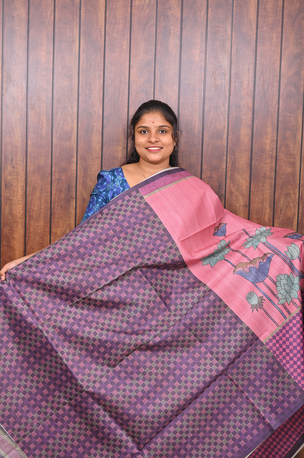 Kota Tussar Saree SLM-KTS-0005 - Pink with a magenta checked border and lotus motifs - second view