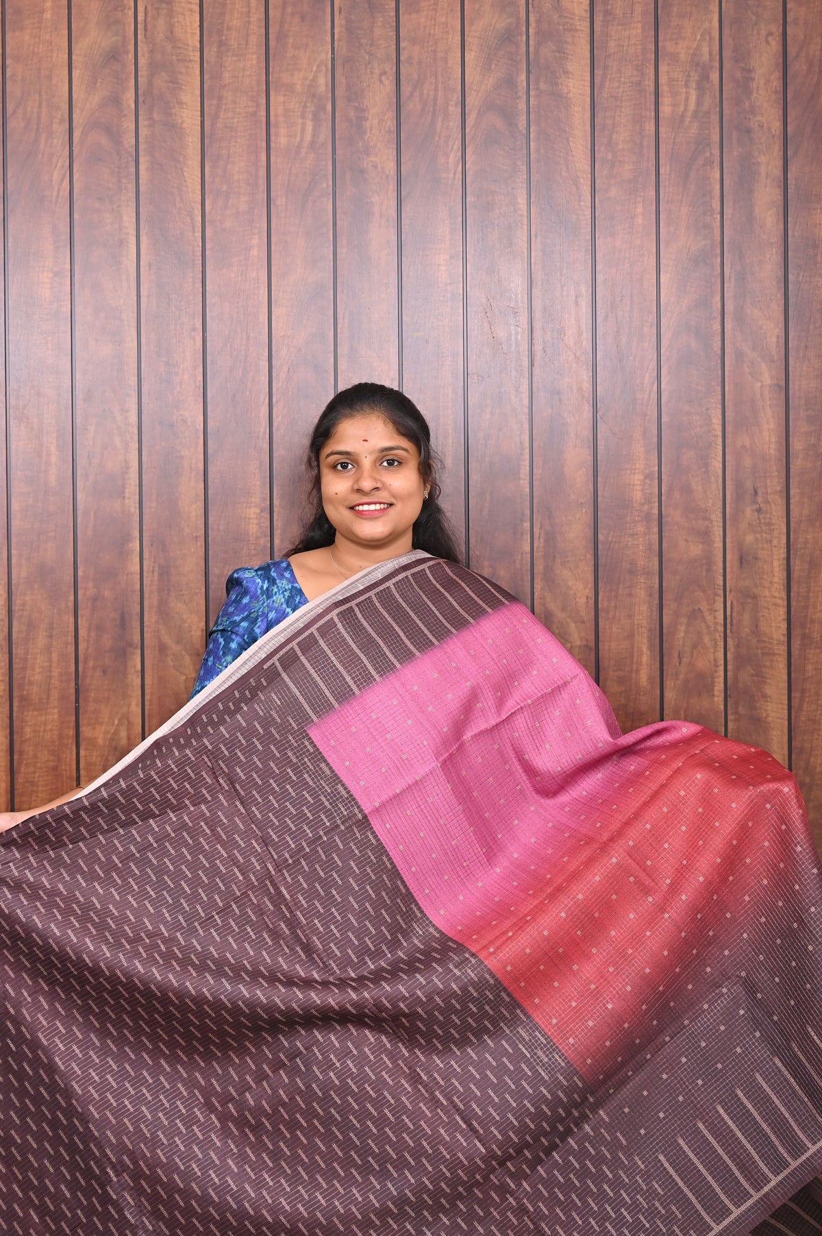 Kota Tussar Saree SLM-KTS-0012 - Pink and red ombré with a brown striped border and dot motifs - second view