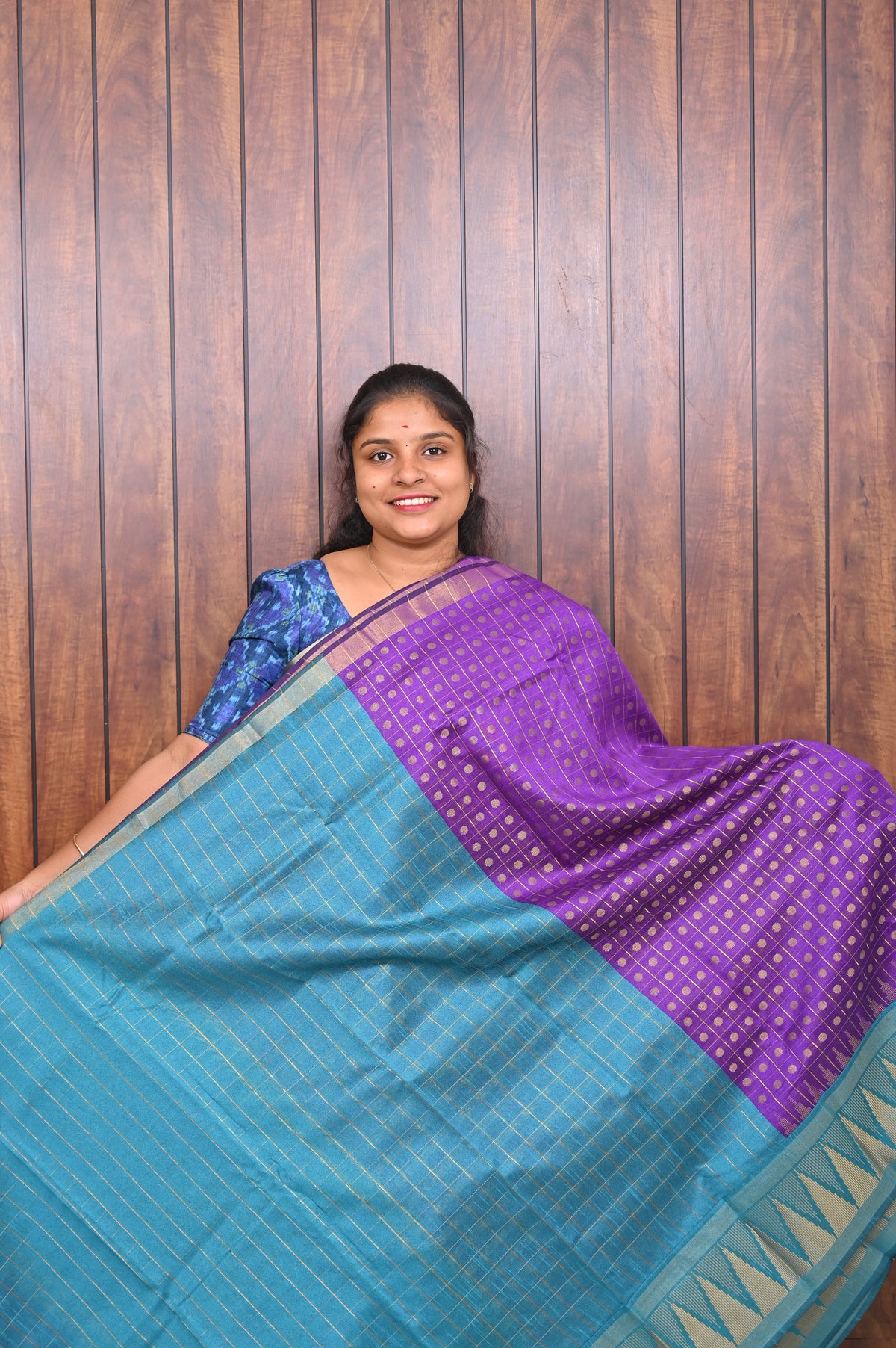 Raw Silk Saree SLM-RSL-0007 - Purple with an aqua blue border and pallu - second view