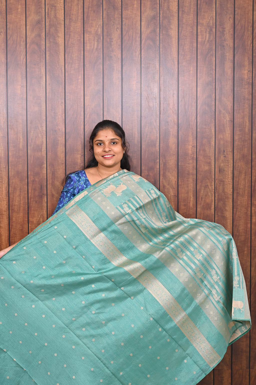 Raw Silk Saree SLM-RSL-0009 - Sage green with an all-over geometric pattern - second view