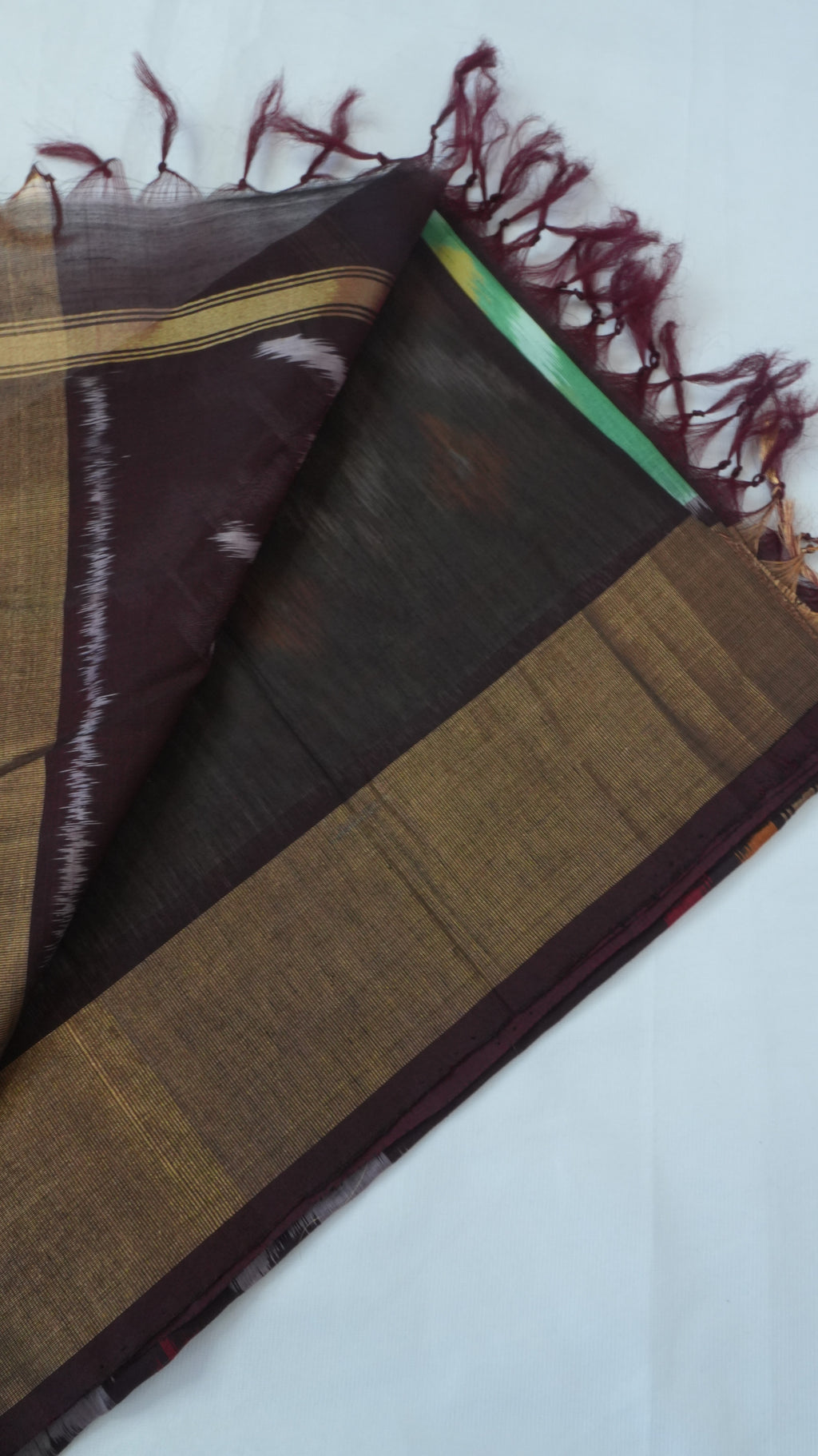 Silk Cotton Saree SLM-SCT-0002 - Sea green with a geometric pattern and a maroon pallu - detail view