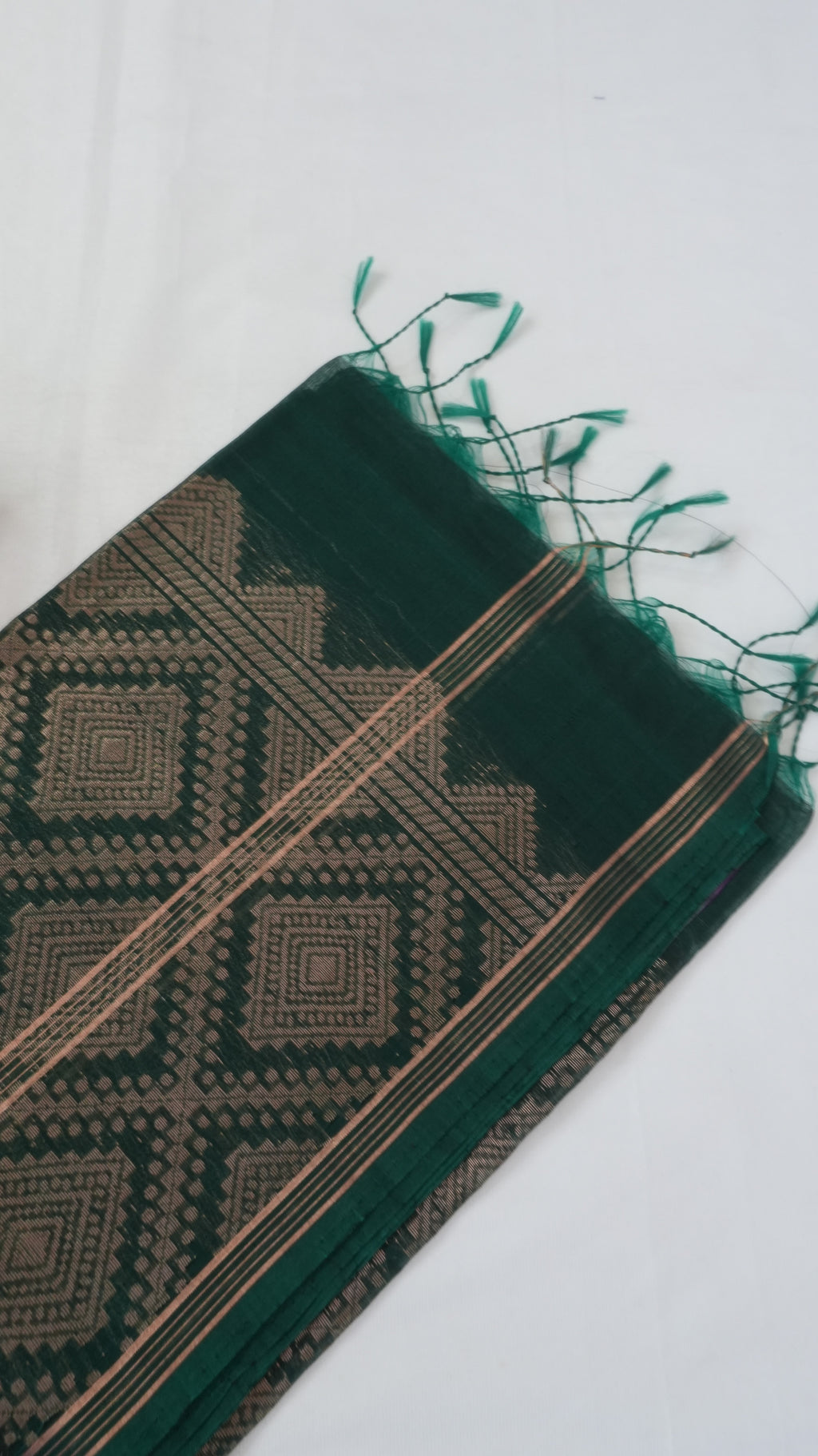 Silk Cotton Saree SLM-SCT-0007 - Bottle green with a woven geometric pallu - second view