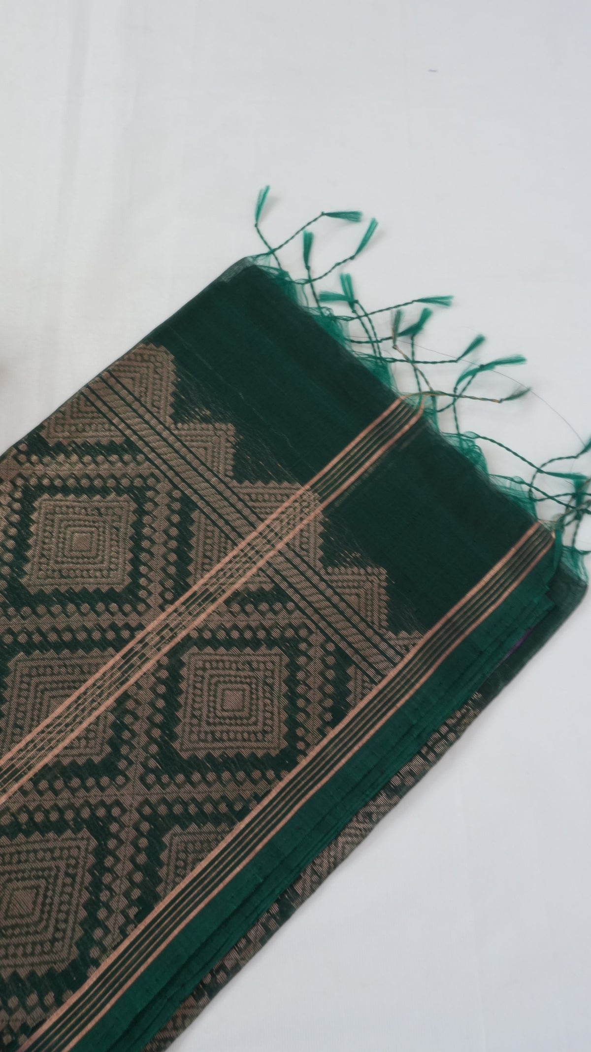 Silk Cotton Saree SLM-SCT-0007 - Bottle green with a woven geometric pallu - second view