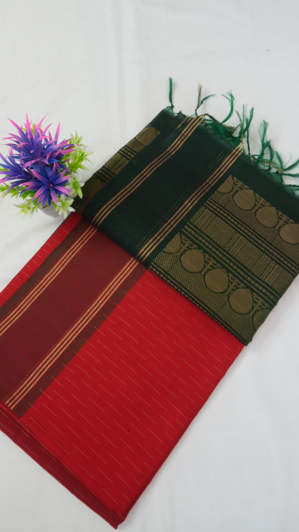 Silk Cotton Saree SLM-SCT-0009 - Red with a green border and pallu - front view