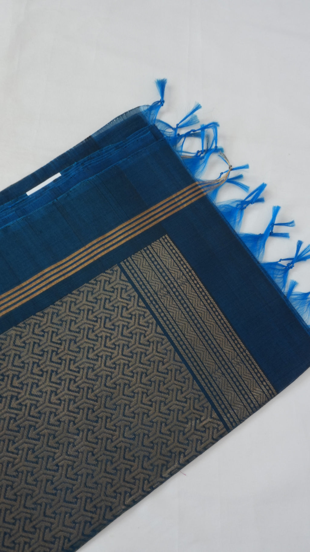 Silk Cotton Saree SLM-SCT-0011 - Peacock blue with butta motifs and a woven pallu - second view