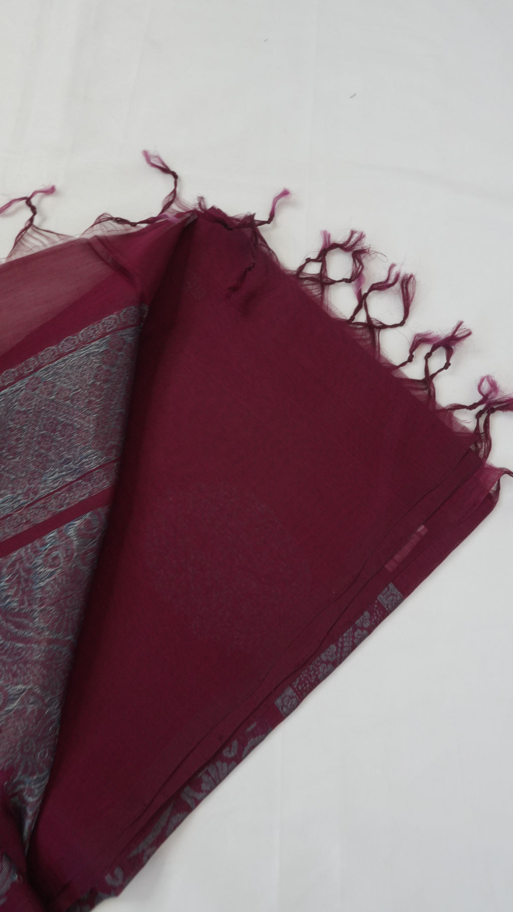 Silk Cotton Saree SLM-SCT-0017 - Maroon with woven motifs - detail view