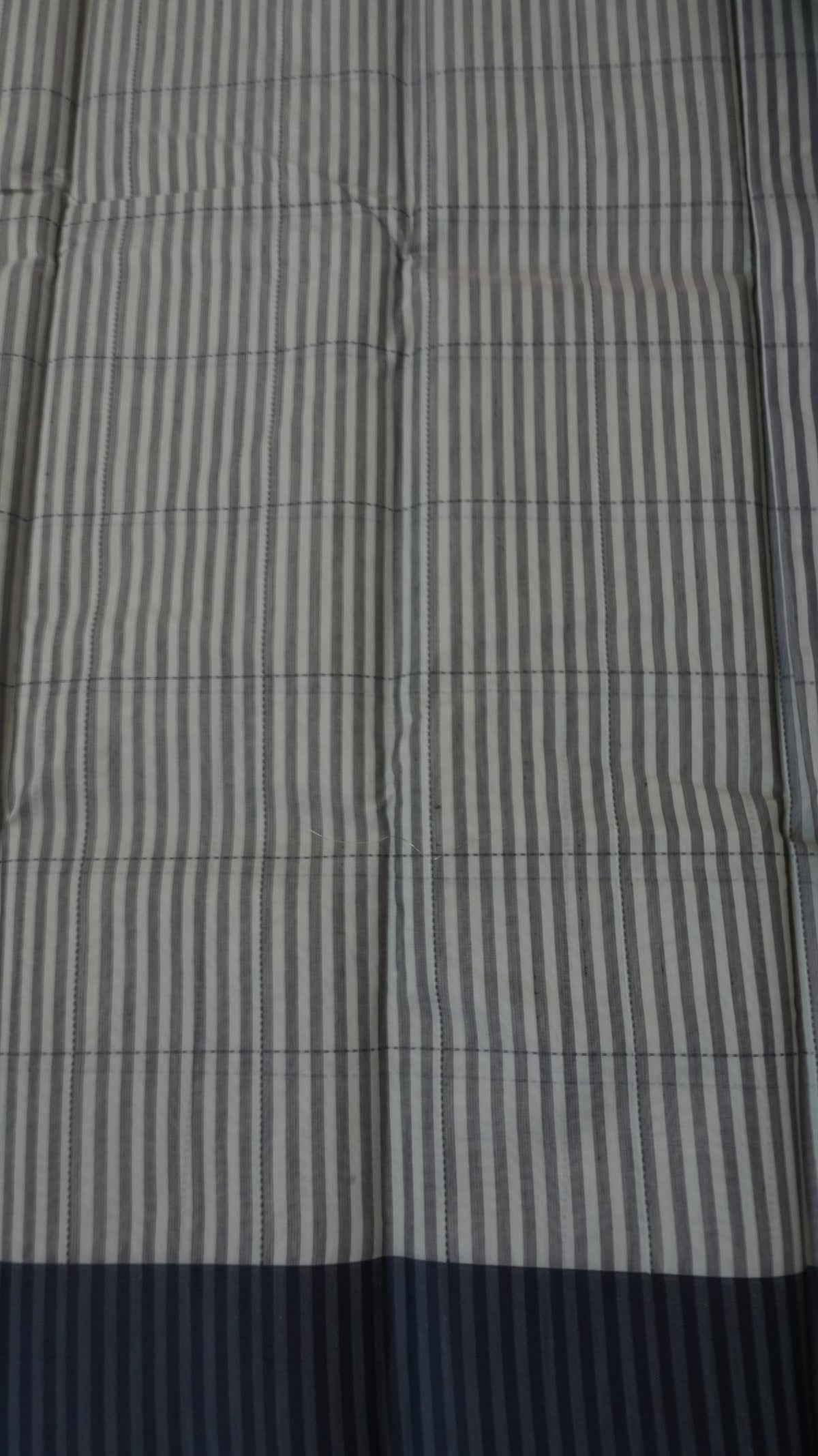 Silk Cotton Saree SLM-SCT-0023 - Pista green checks with a grey border - detail view