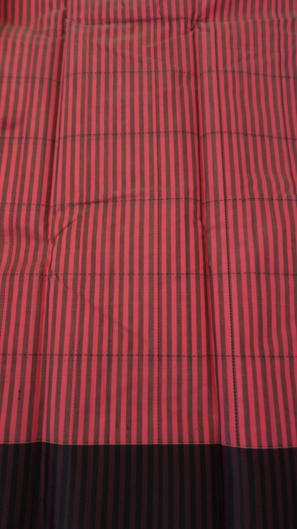 Silk Cotton Saree SLM-SCT-0025 - Coral checks with a maroon border - detail view