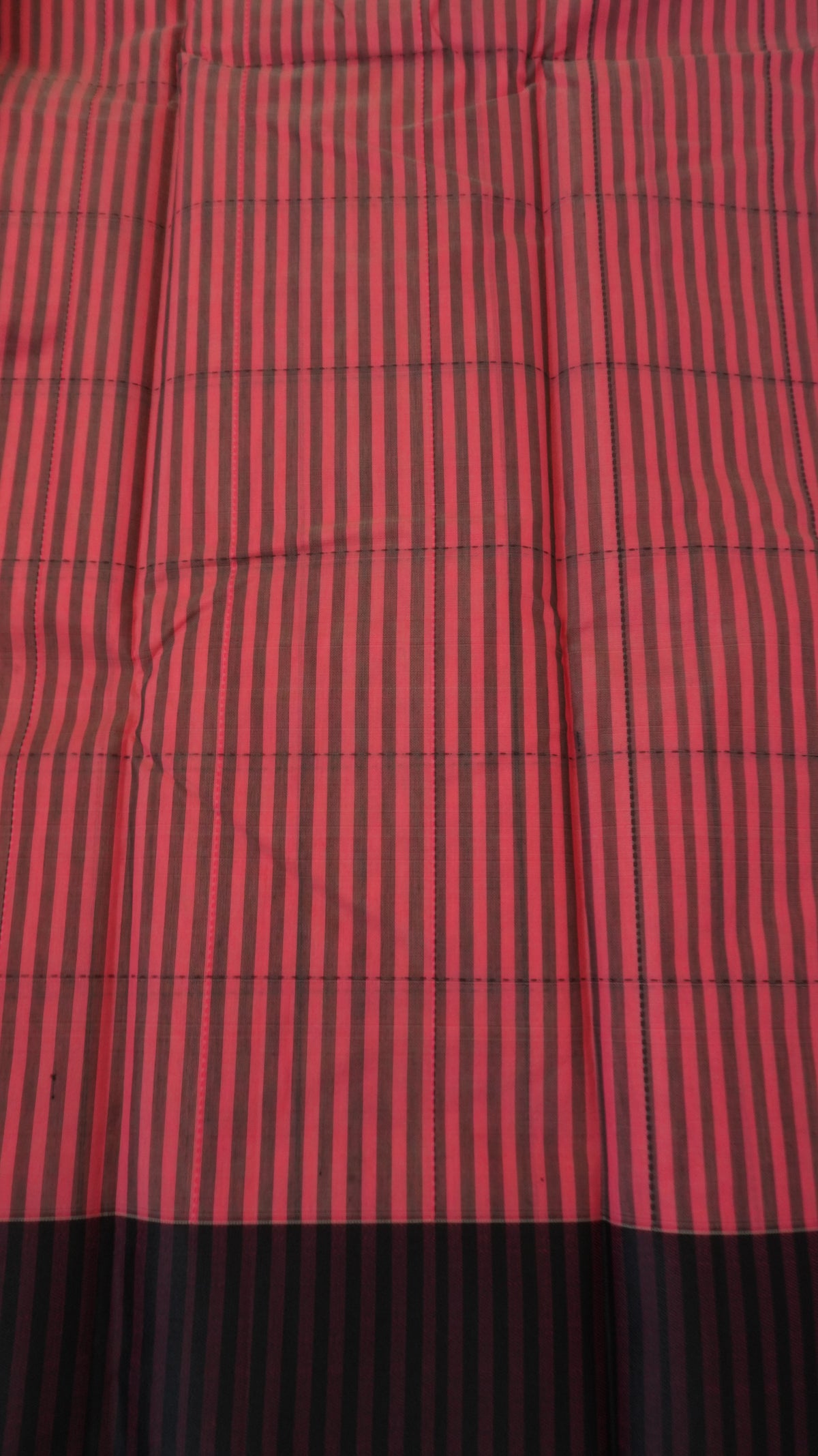 Silk Cotton Saree SLM-SCT-0025 - Coral checks with a maroon border - detail view