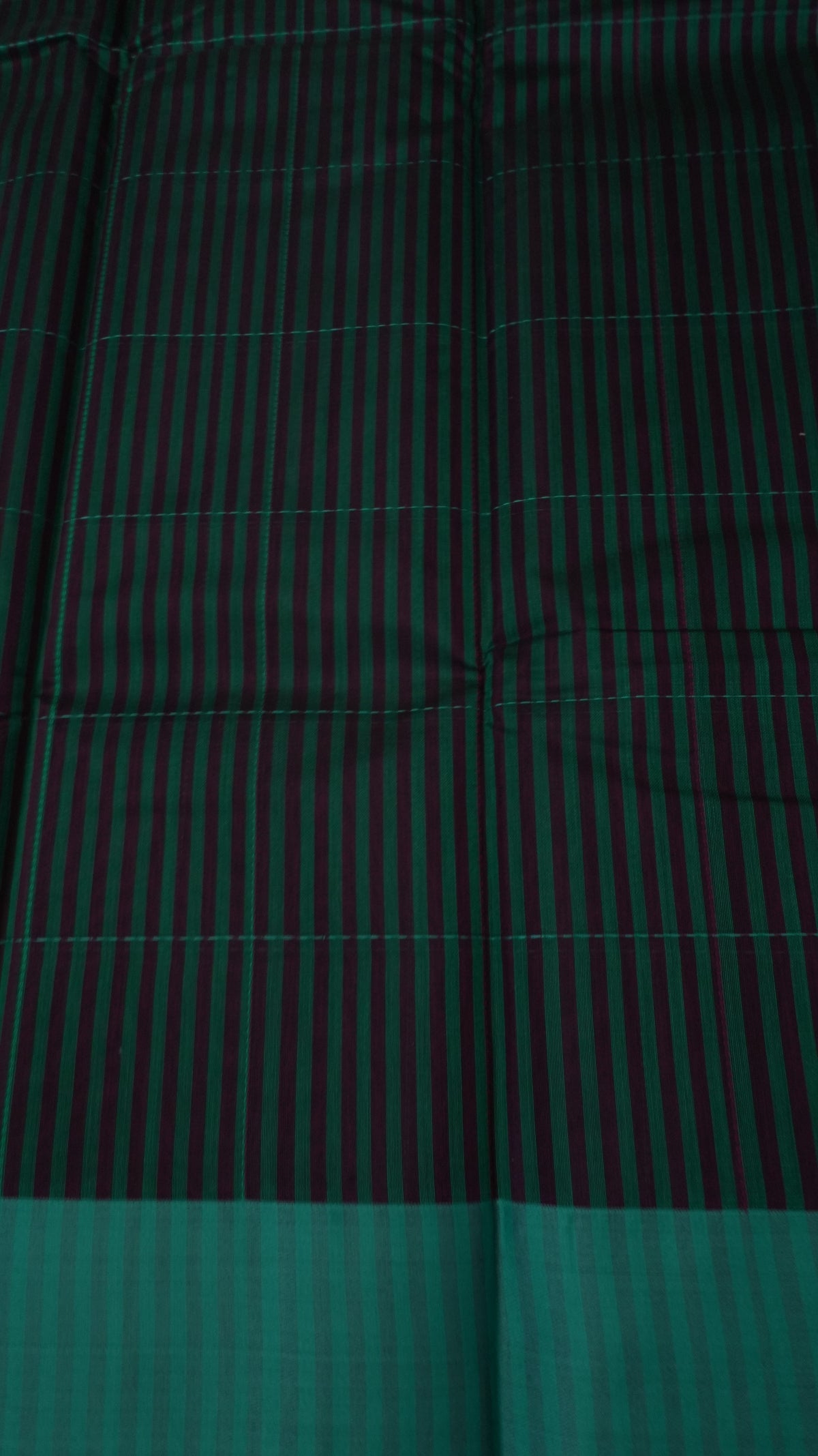 Silk Cotton Saree SLM-SCT-0026 - Aubergine checks with a teal border - detail view
