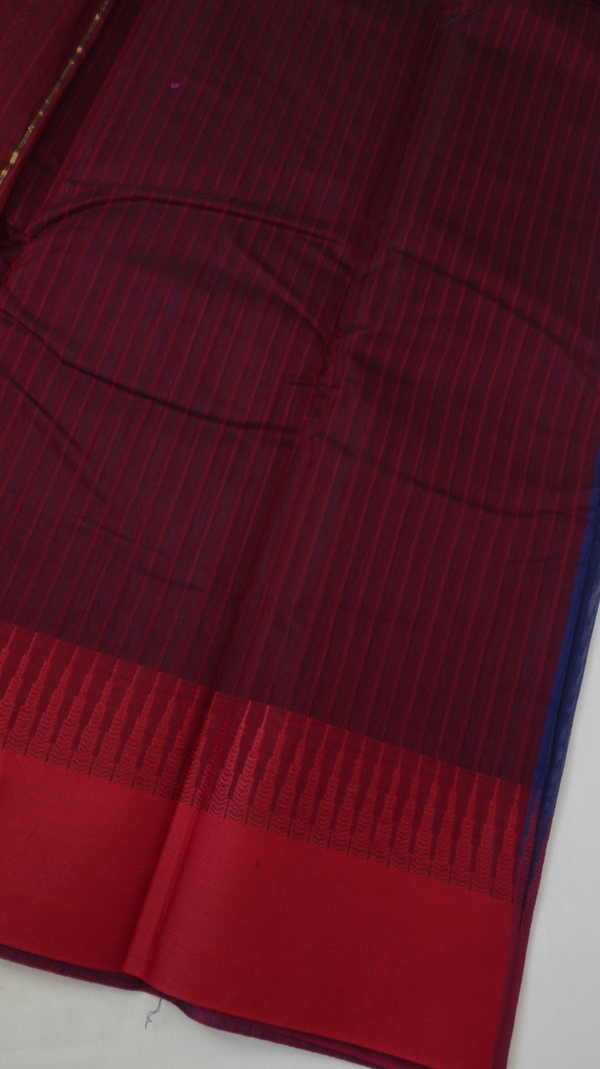 Silk Cotton Saree SLM-SCT-0029 - Navy blue with a red temple border - detail view