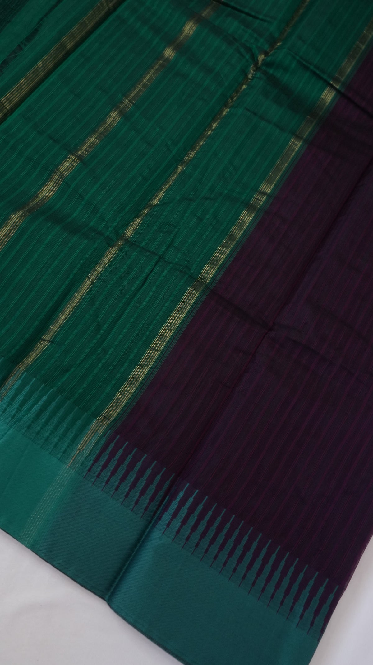 Silk Cotton Saree SLM-SCT-0031 - Aubergine with a teal temple border - second view