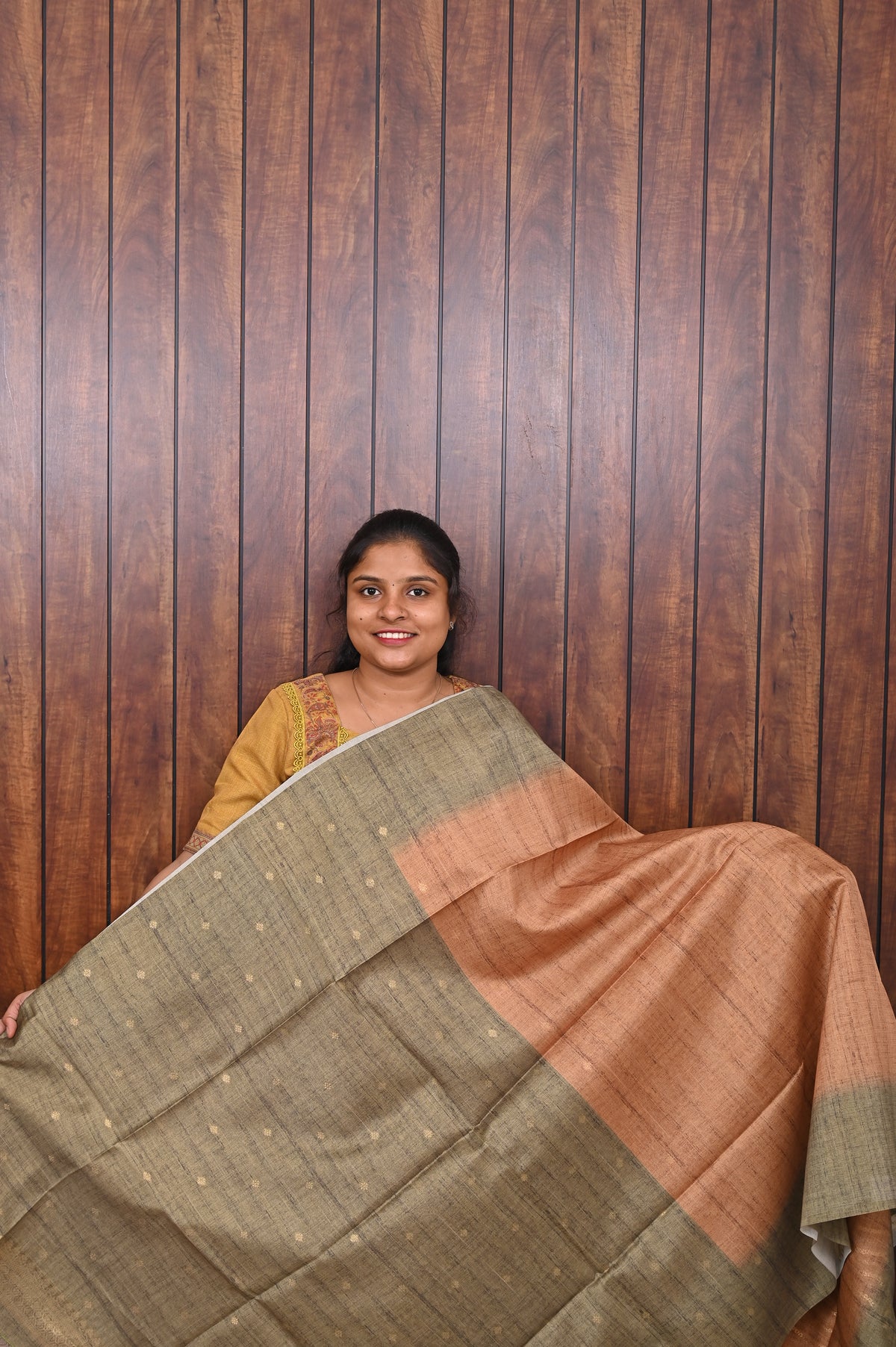 Semi Tussar Saree SLM-STS-0010 - Peach with wave motifs and a grey-green pallu - second view