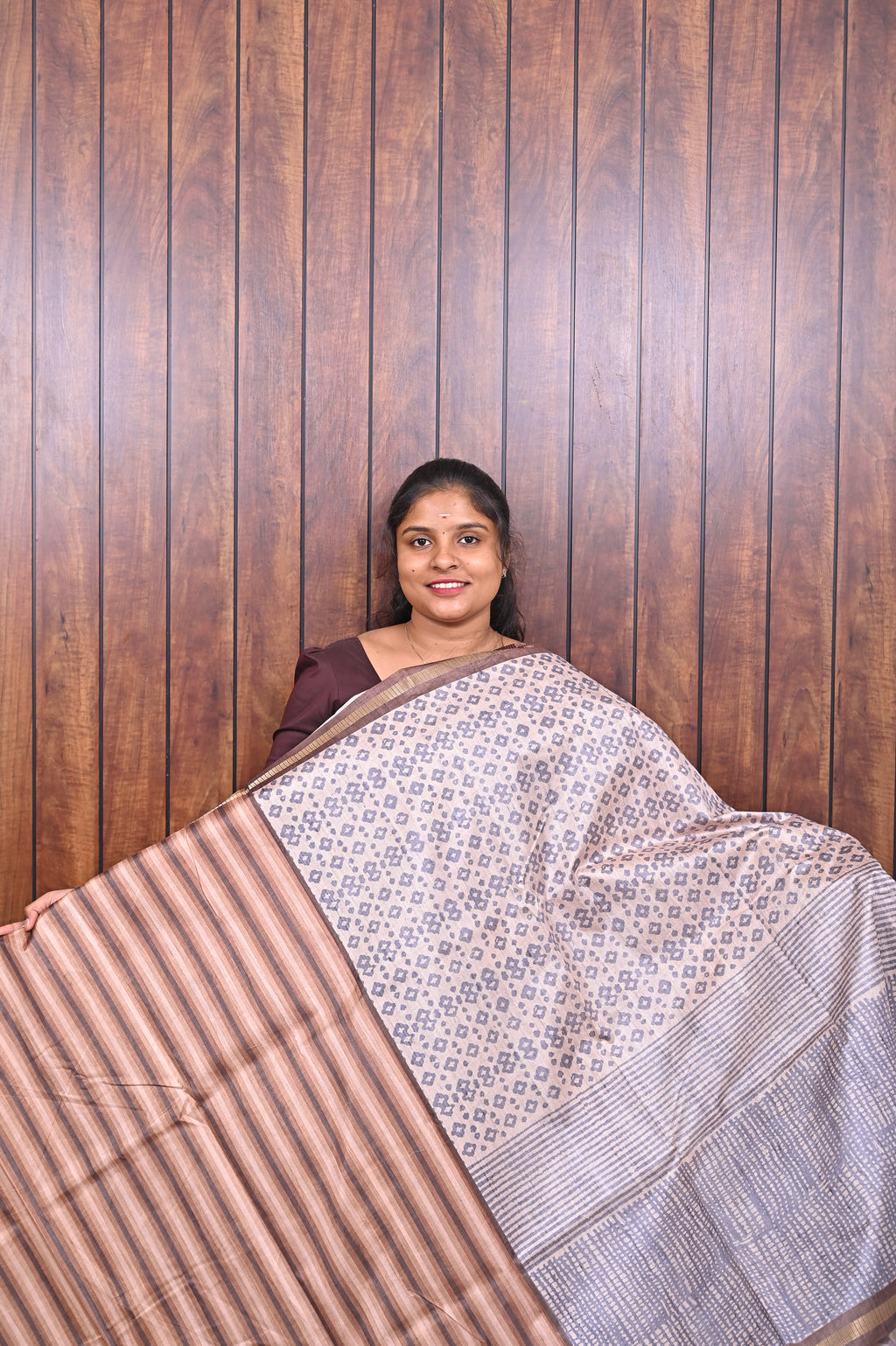 Semi Tussar Saree SLM-STS-0078 - Lilac grey with a printed pallu and brown border - second view